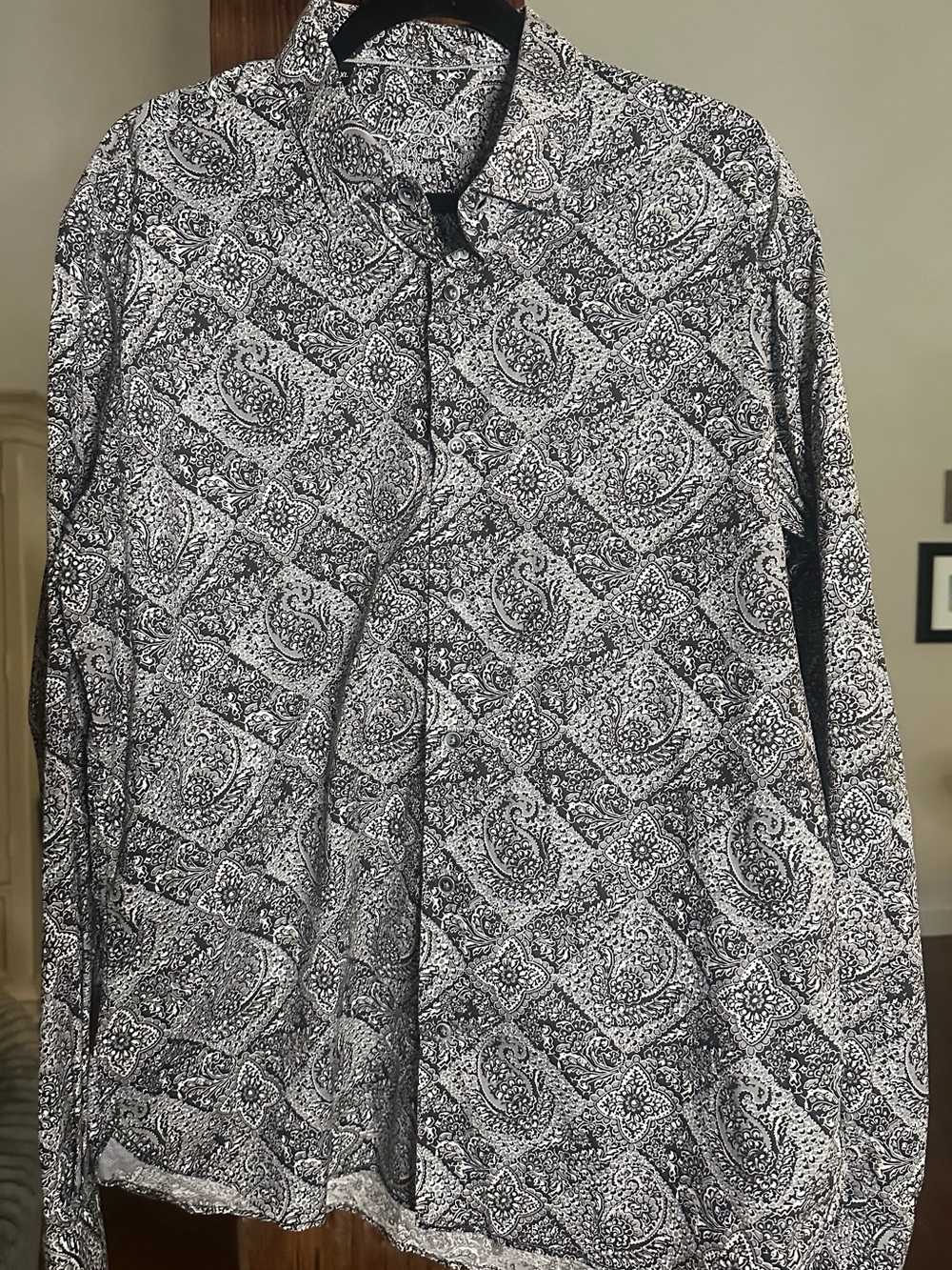 Black & White Paisley Long-Sleeve Dress Shirt - Tailored Button-Up